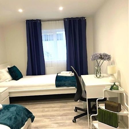 2 Bedroom Serviced Apartment # London Kültér fotó
