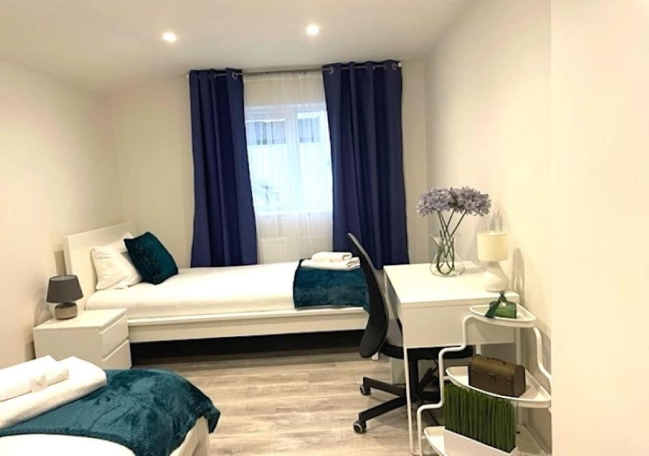 2 Bedroom Serviced Apartment # London Kültér fotó