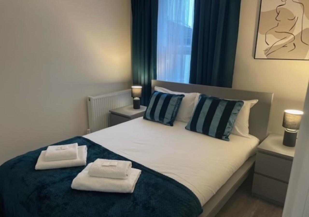 2 Bedroom Serviced Apartment # London Kültér fotó